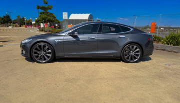2015 Tesla Model S 85 9.jpg